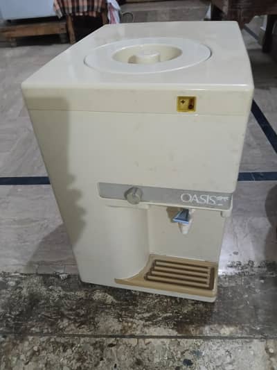 OASIS Water Dispensor