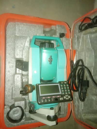 (survey machine) Sokkia TS-510 + Leica 720 Auto Level (Complete Set)