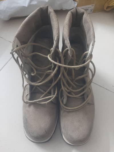 high shoes to be worn with jeans etc