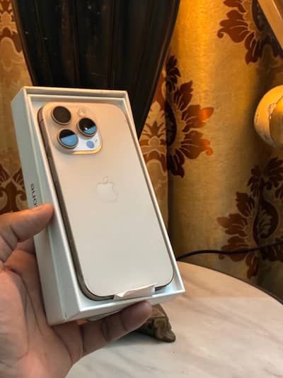 Iphone 16 pro desert titanium 128 gb 10/10 condition