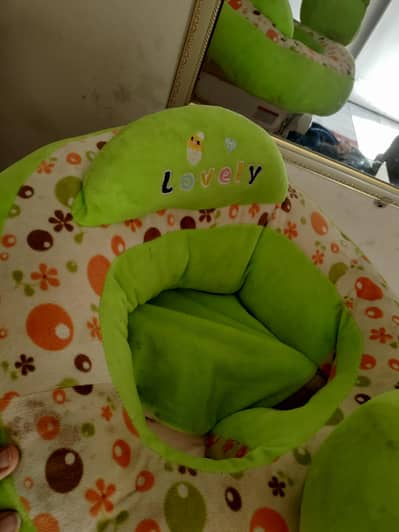baby sofa li8 green in colour