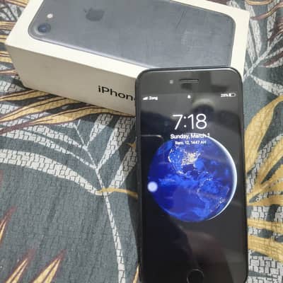 iPhone 7 pta approved with box