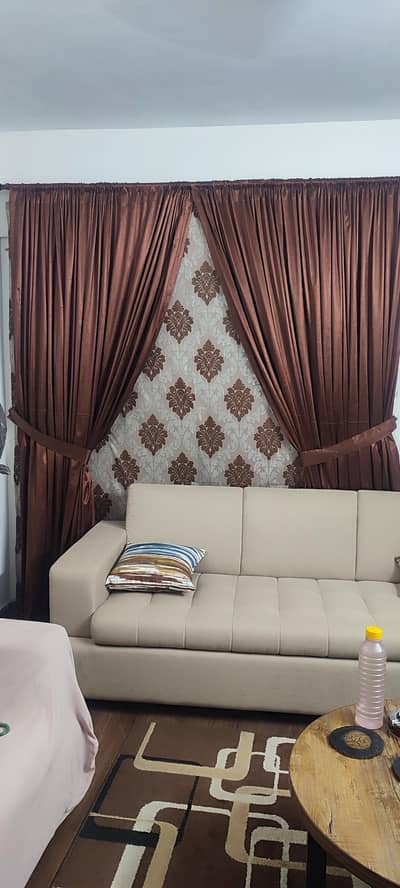 curtains with blind condition is 10/10