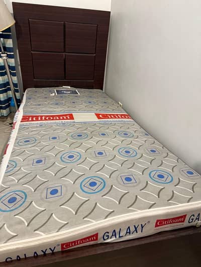 Single Bed (two singles beds)