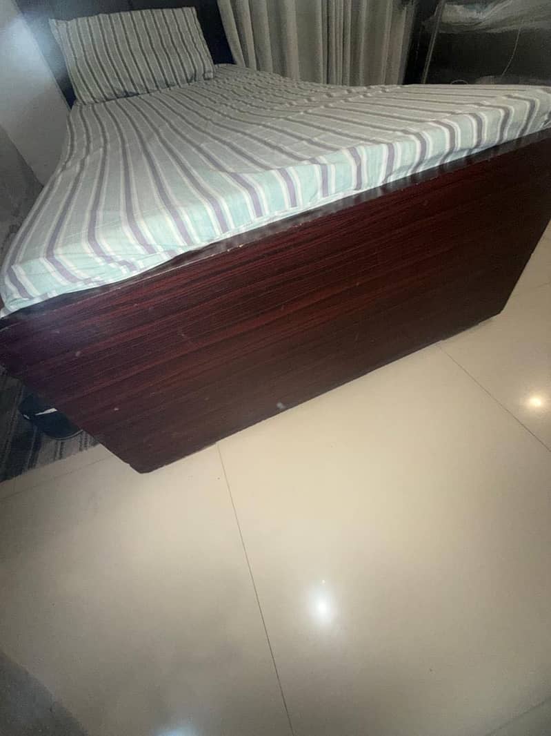 Single Bed (two singles beds) 4