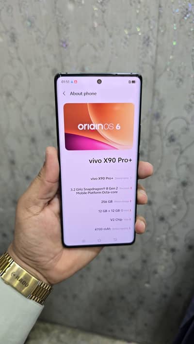 vivo x90 pro plus.  12/ 256    non pta