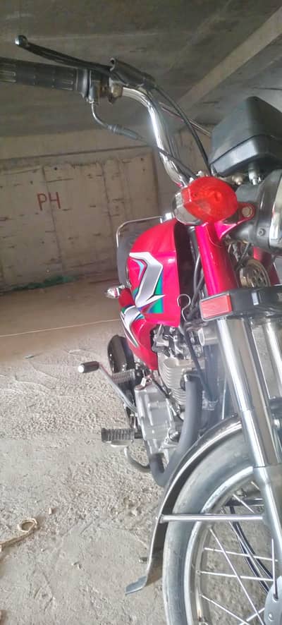 CG 125 Hyd num Red colo New condition 2023 model