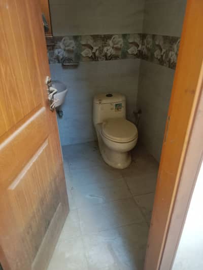 12 laakh per Marla rate ha Kha ka Maan road se 45 sec fasla