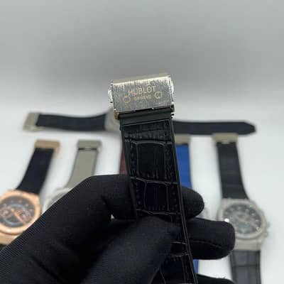 New aura watch for men condition 10by 10 new