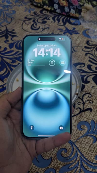 Iphone 16 plus  jv 128 waterpack sealed (bck crack)