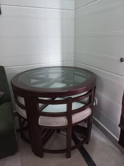 dining table (Brand new )