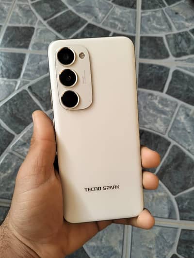 Tecno Spark 40 Pro Plus