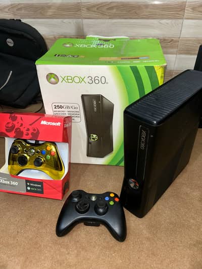 Xbox 360 Slim & 2 original Controller & 100 Games ps3/ps4/ps5/xbox one