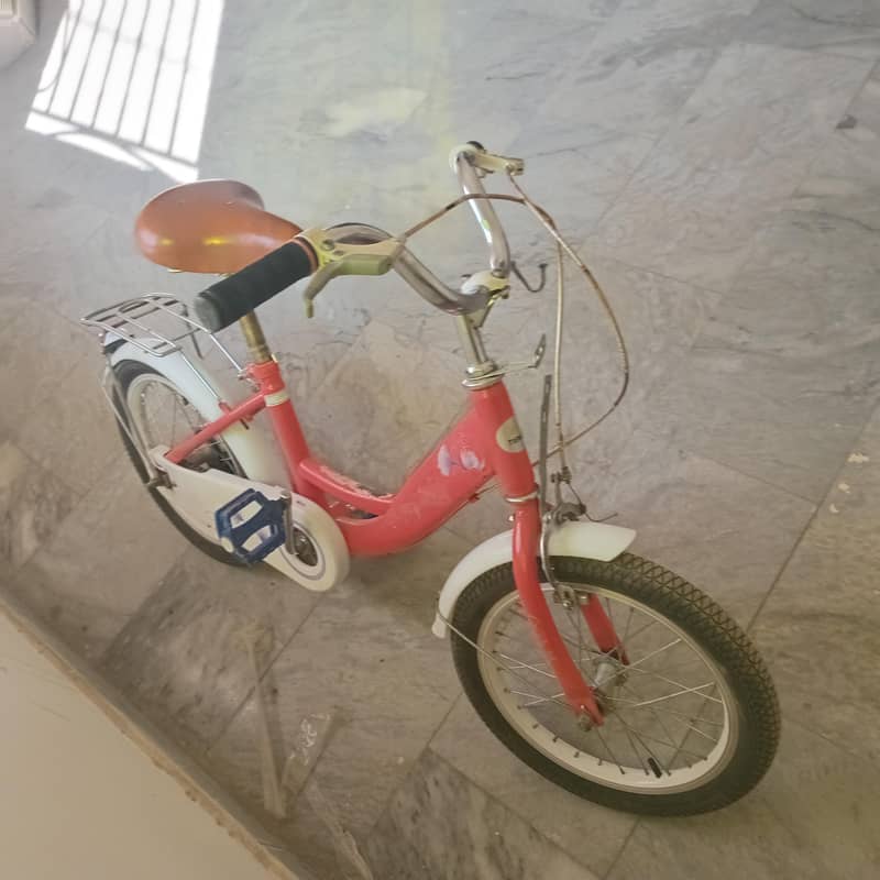 چھوٹی بچیوں کی سائیکل اچھی حالت میں ہے 4