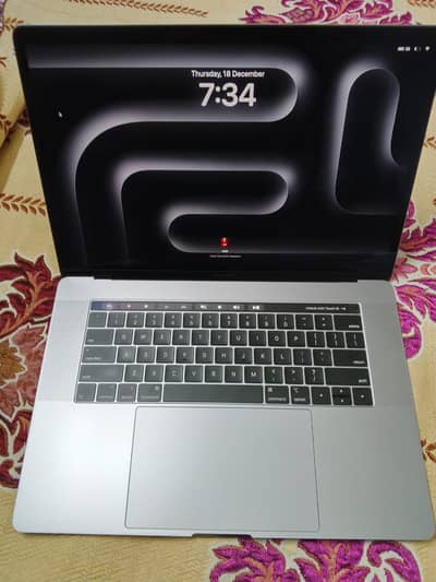 MacBook Pro 15” 2018 | Core i9 | 32GB RAM | Radeon Pro 555X |512GB SSD