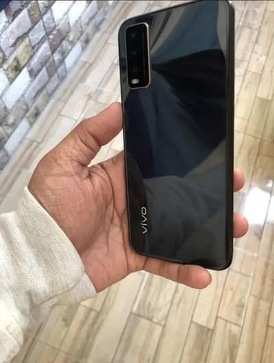 vivo y20 new mobile Hain All ok Hain with box Hain