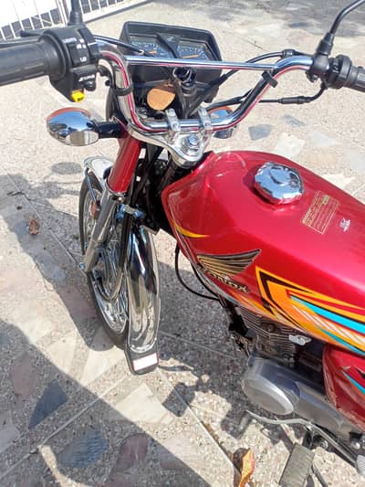 HONDA 125 lush and mint showroom condition