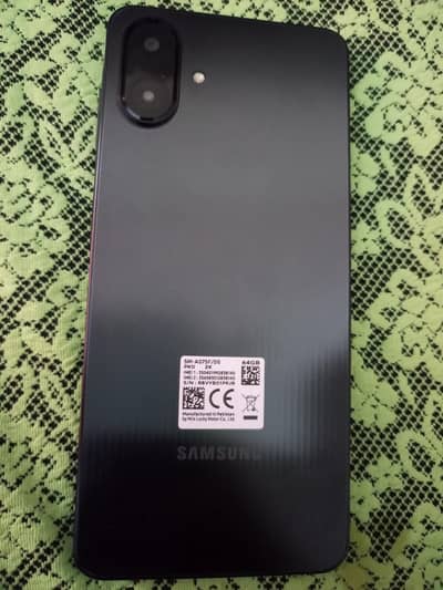 Samsung a07 4 64 storage ha all okays warranty ha box Sath ha cable ha