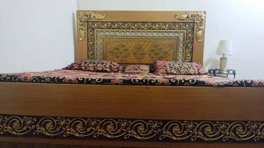 Bed Full Sath matresss bhi ha Sab kuch ha