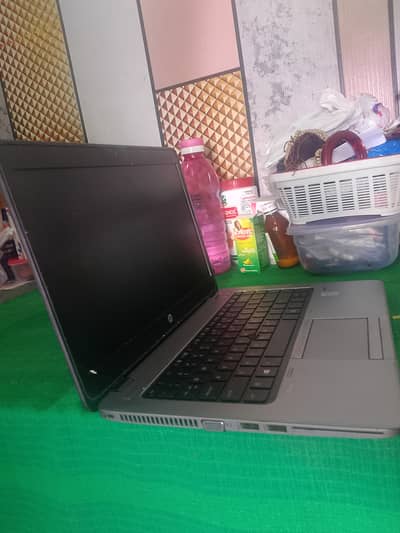 Hp brand elitebook. . . window 10. . . bht km use hu hey . . condition 9/10