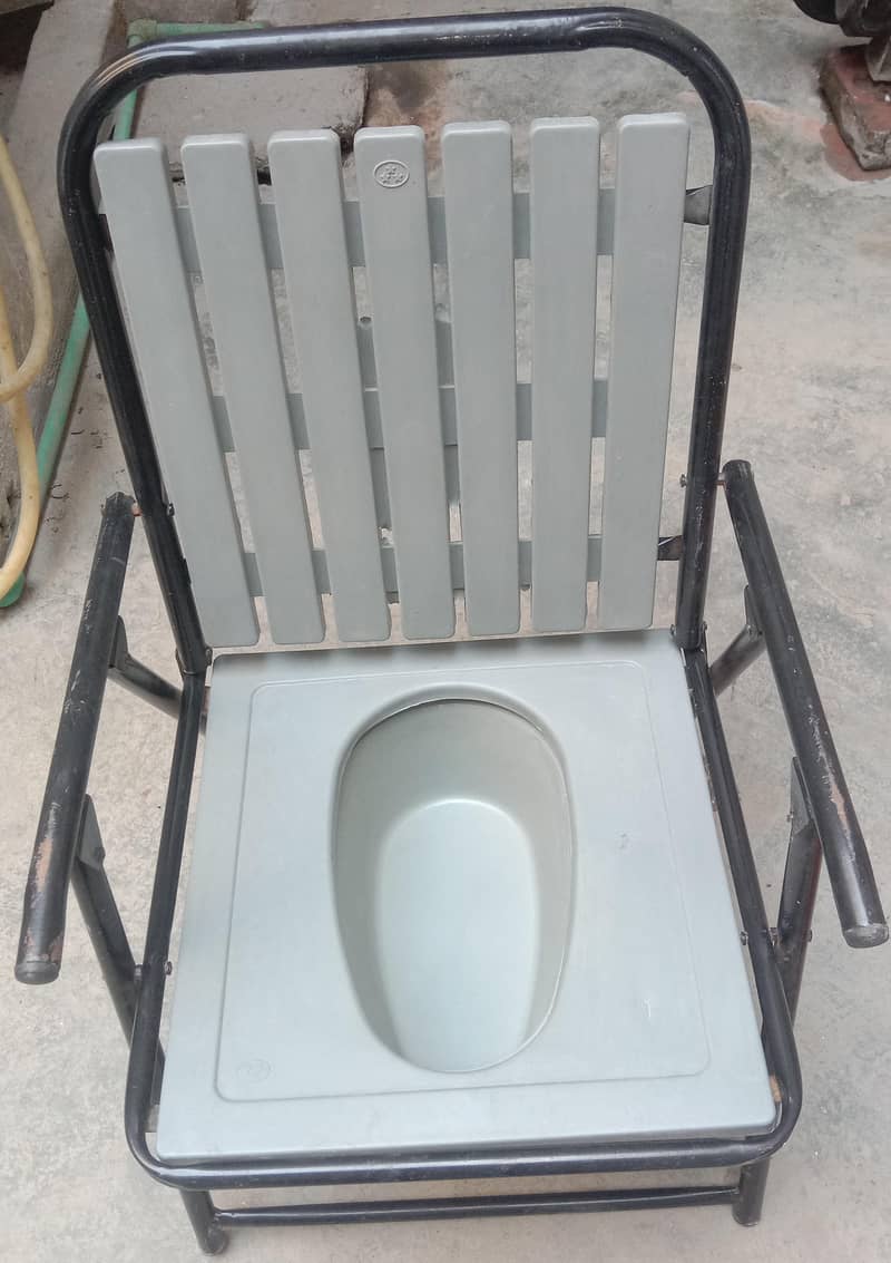 Commode Chair 0