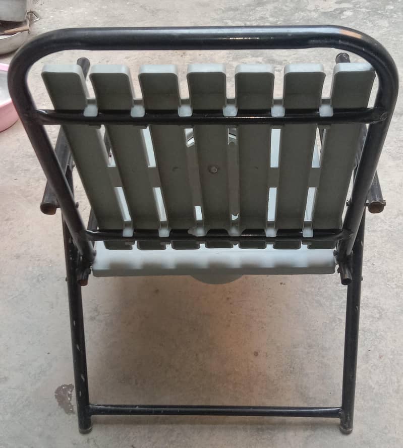 Commode Chair 1