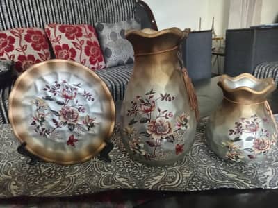 Set of 3 decoration vases in best condition