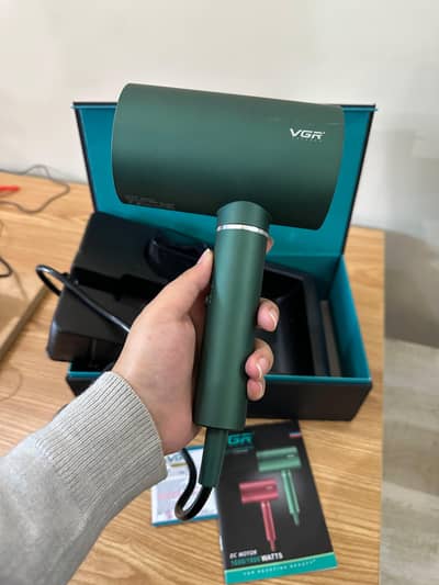 New VGR green hairdryer 10/10 condition