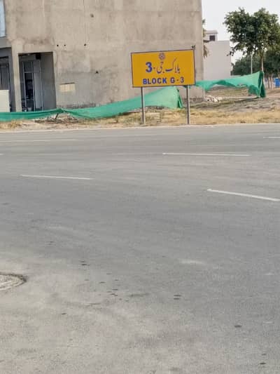 60ft Road Plot No 307#G3 Prime Location Possession Utility Paid For Sale