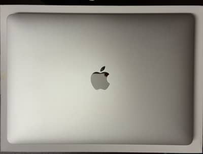 MacBook Pro Late 2020 M1, 8GB, 512GB SSD with Box & 10/10 Condition