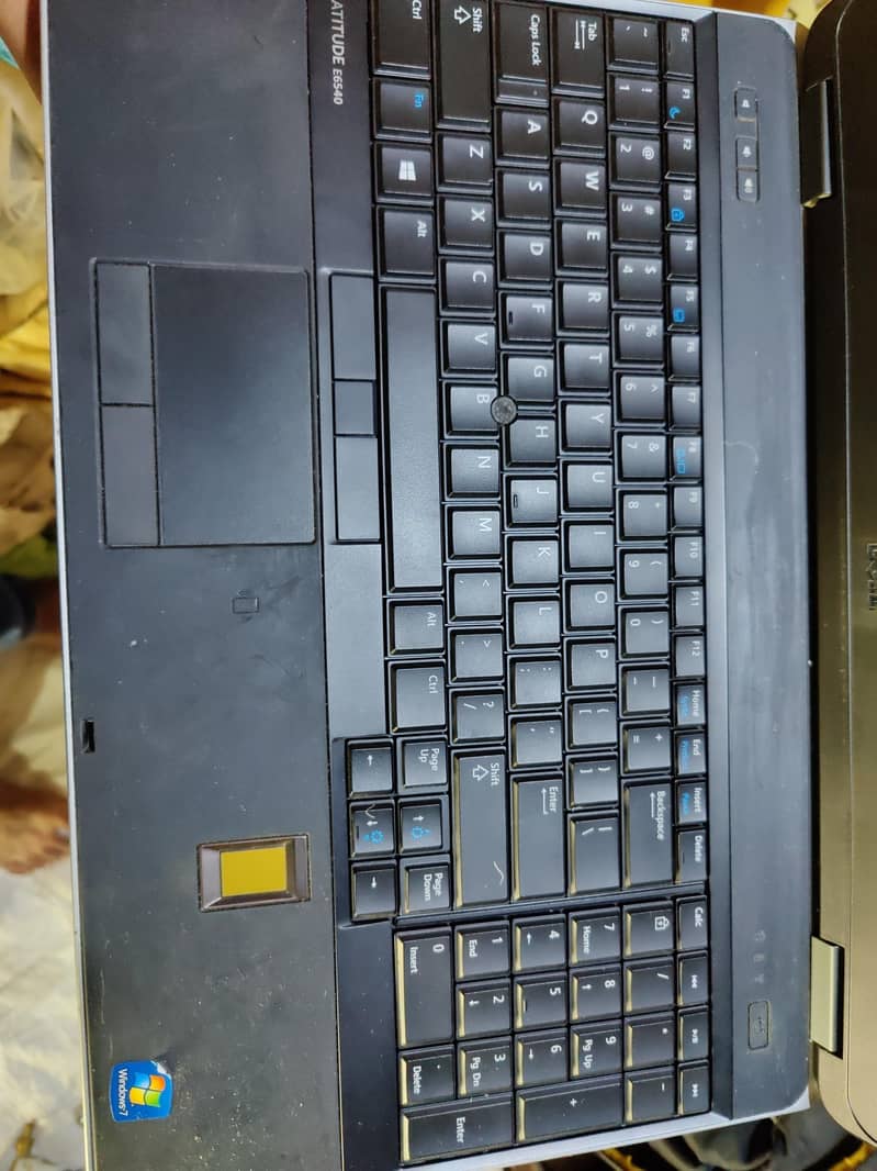 Dell Latitude E6540 2
