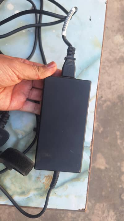 original hp laptop 150w charger (100%)