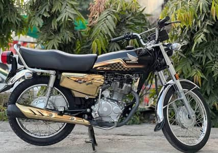 honda 125s black gold
