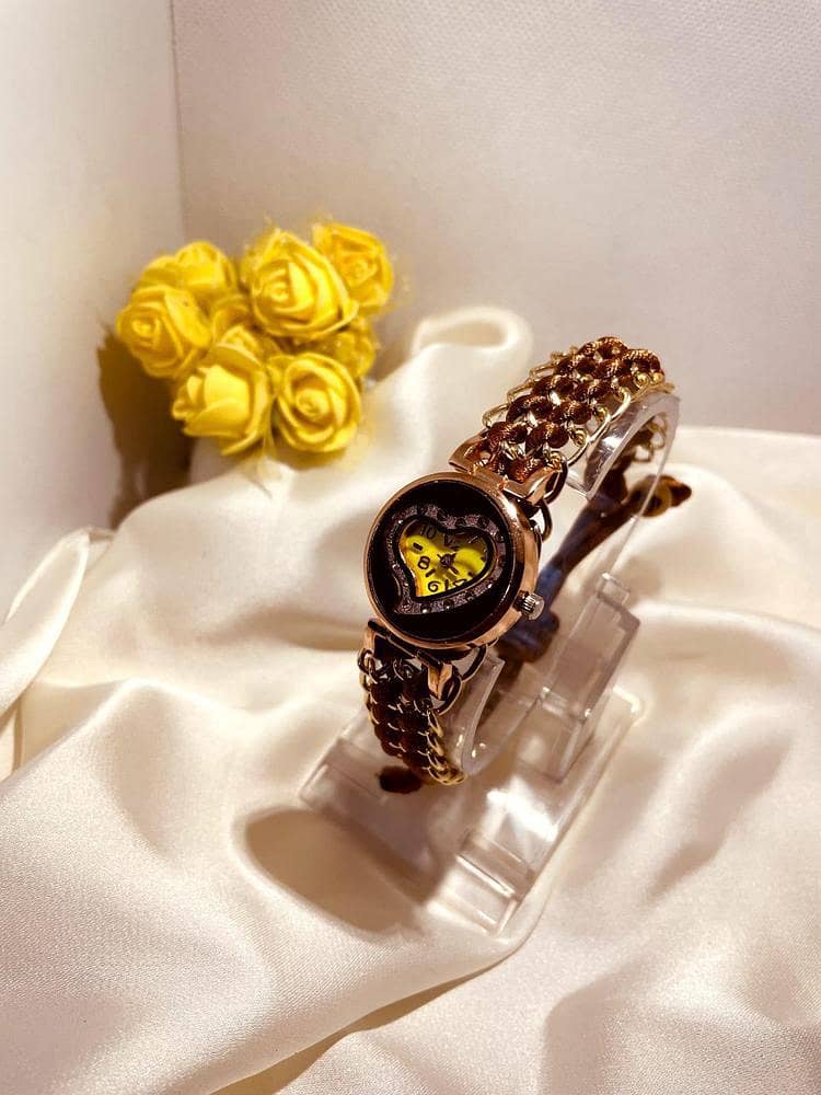  اسٹائلش لیڈیز ہارٹ بریسلٹ واچ 3