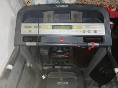 Treadmill/runner motorized original WESLO cadence C8. .