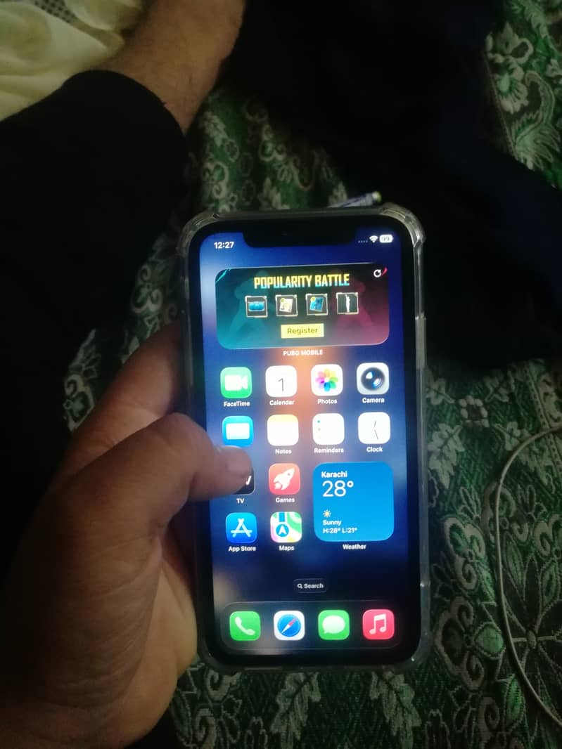 Apple iPhone 11 0