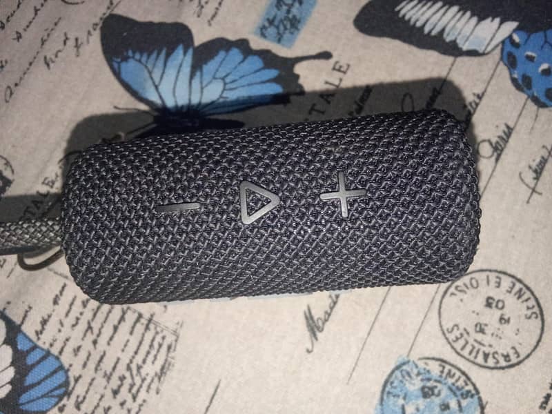 mini wire less speaker 1