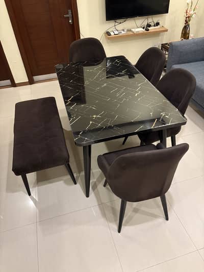 Modern 6- seater Dining Table and Chairs