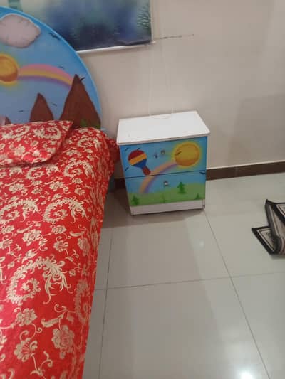 single bed with mattress include 1 side table