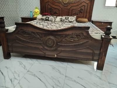 king size bed in good condition