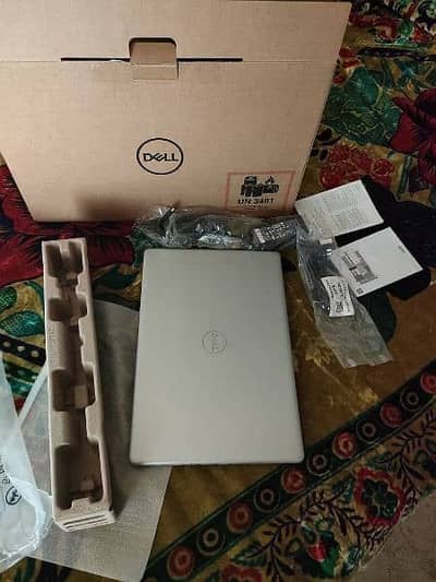 Dell laptop Core i7 11th Generation ` apple i5 10/10 i3 Good Working