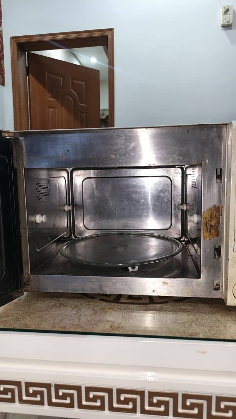 Microwave 20L capacity 2