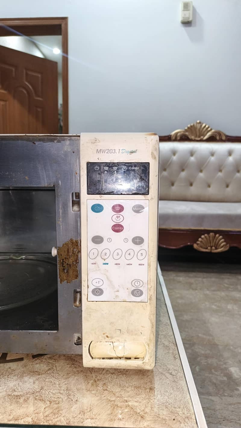 Microwave 20L capacity 3