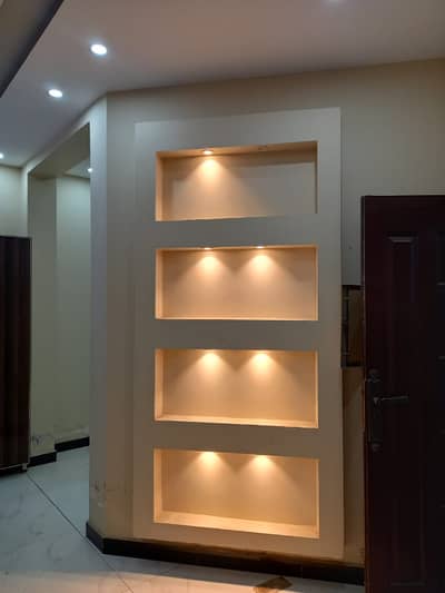 VALANCIA TOWN BRAND NEW 10MARLA LOWER PORTION FOR RENT