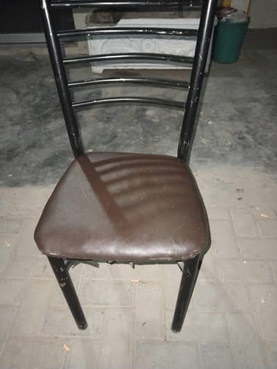 restaurant k liye chair 
