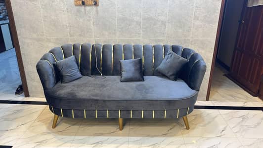 5 seater sofa good condition 0334/03/03/590