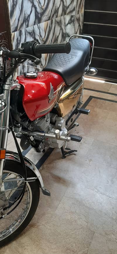 Honda CG 125 Special Edition Gold Red Self Start