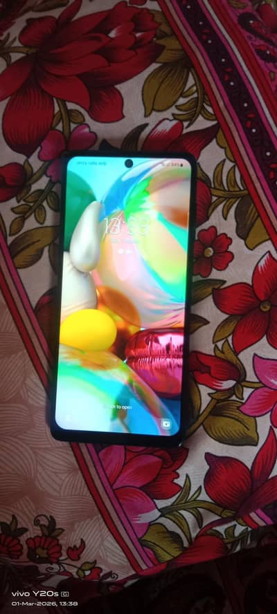 mobile bilkul saf ha panal change ha 8 128 main ha box ha charger ni h