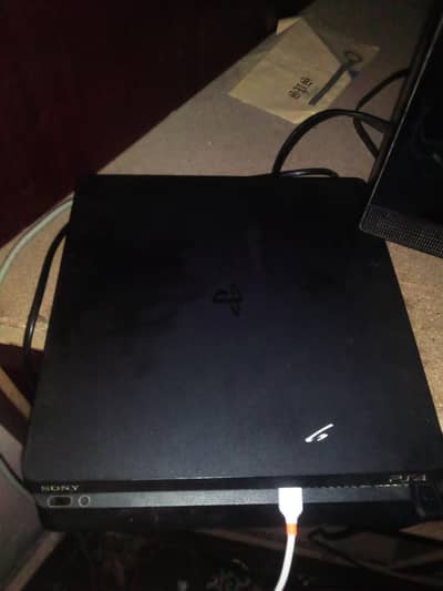 Sony PS4 slim clean condition