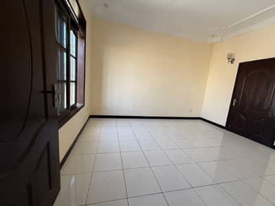 Portion Available on Rent Gulshan. e. Iqbal